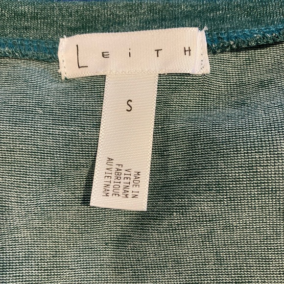 Form hugging Leith dress - Picture 6 of 7